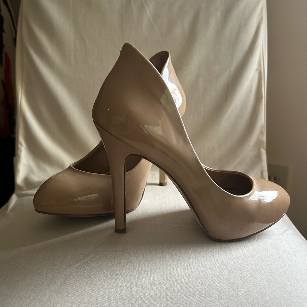 BCBGeneration Nude Stilhettos